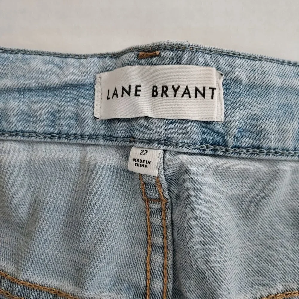 Lane Bryant Embroidered Mid Rise Boyfriend Midi Shorts Size 22